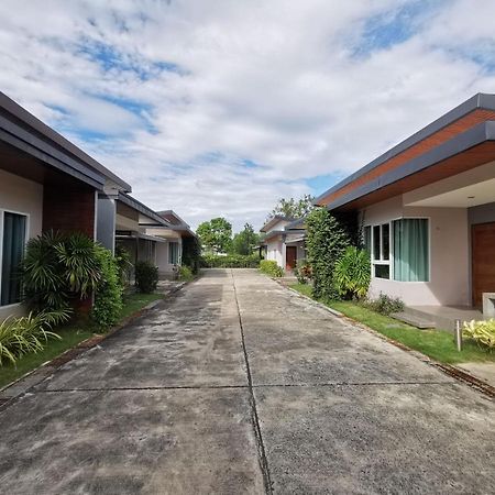 Smile Resort Sriracha Si Racha Ngoại thất bức ảnh